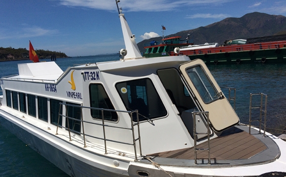 Tàu khách Favourite 42 - 370HP