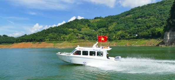 Tàu chở khách - FAVOURITE 28
