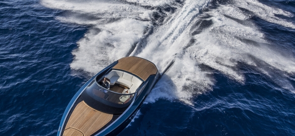 Aston Martin Powerboat AM37